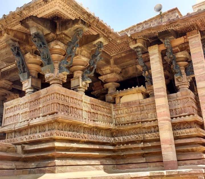 రామప్ప దేవాలయం - ఇంజనీరింగ్ అద్భుతం! మన పూర్వీకుల మేధస్సుకు సజీవ నిదర్శనం. thumbnail